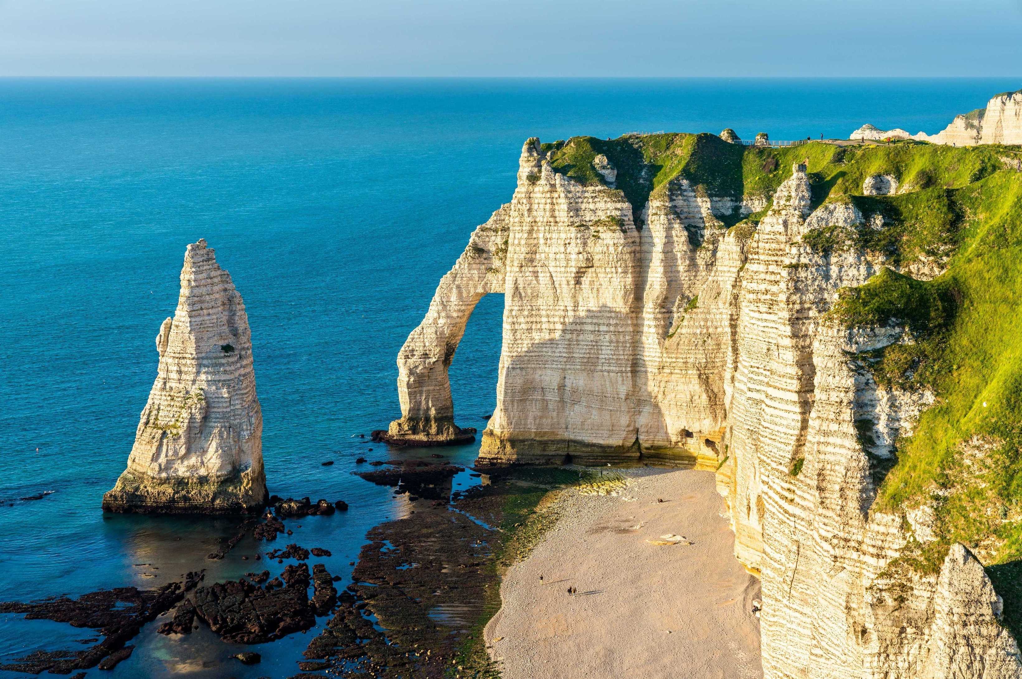 Falaise d'Aval cliffs in Étretat, Normandy